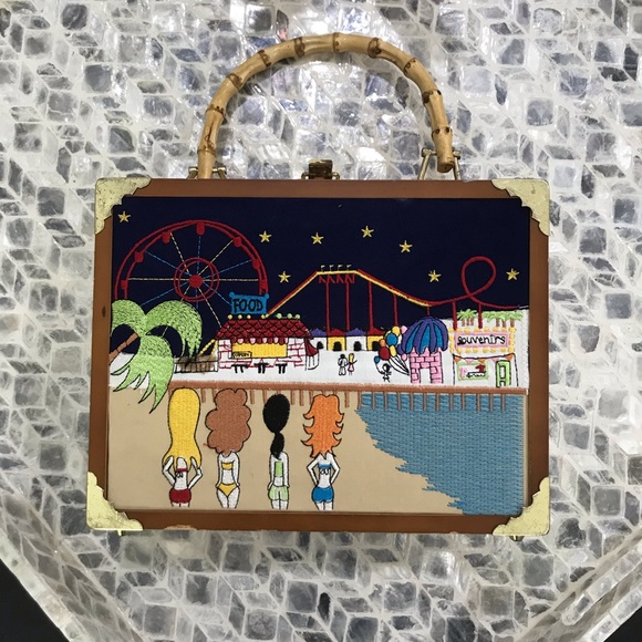 Wooden cigar box style purse. - Picture 2 of 8